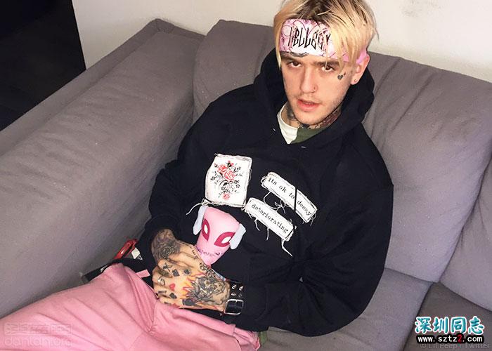 痞酷的饶舌歌手Lil Peep以超拽的方式出柜了