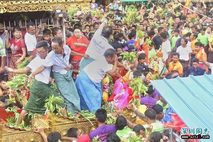 缅甸神节人山人海，节日的关键人物由男同性恋扮演！